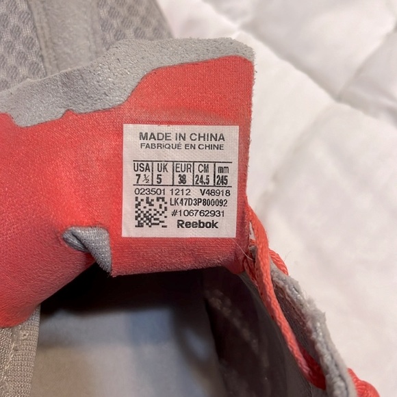 Grey gray Reebok women’s 7.5 - Picture 8 of 8